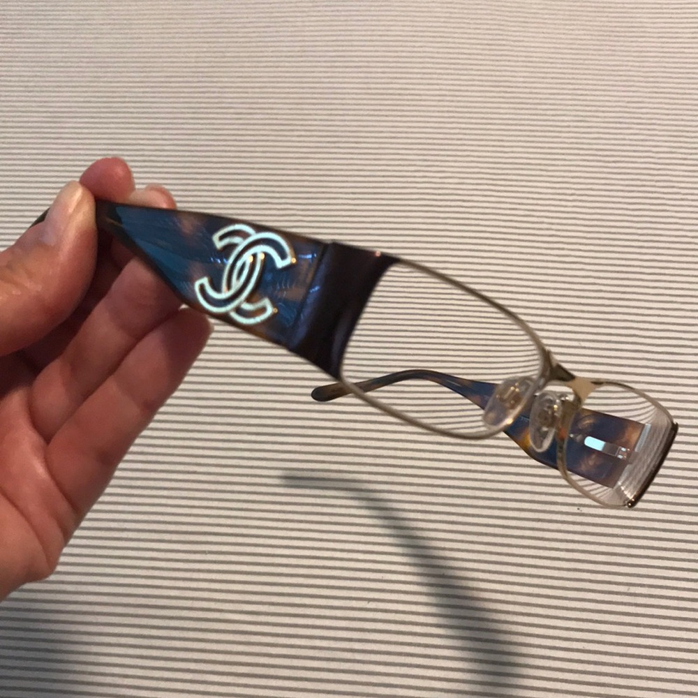 CHANEL Glasses with Leather Case